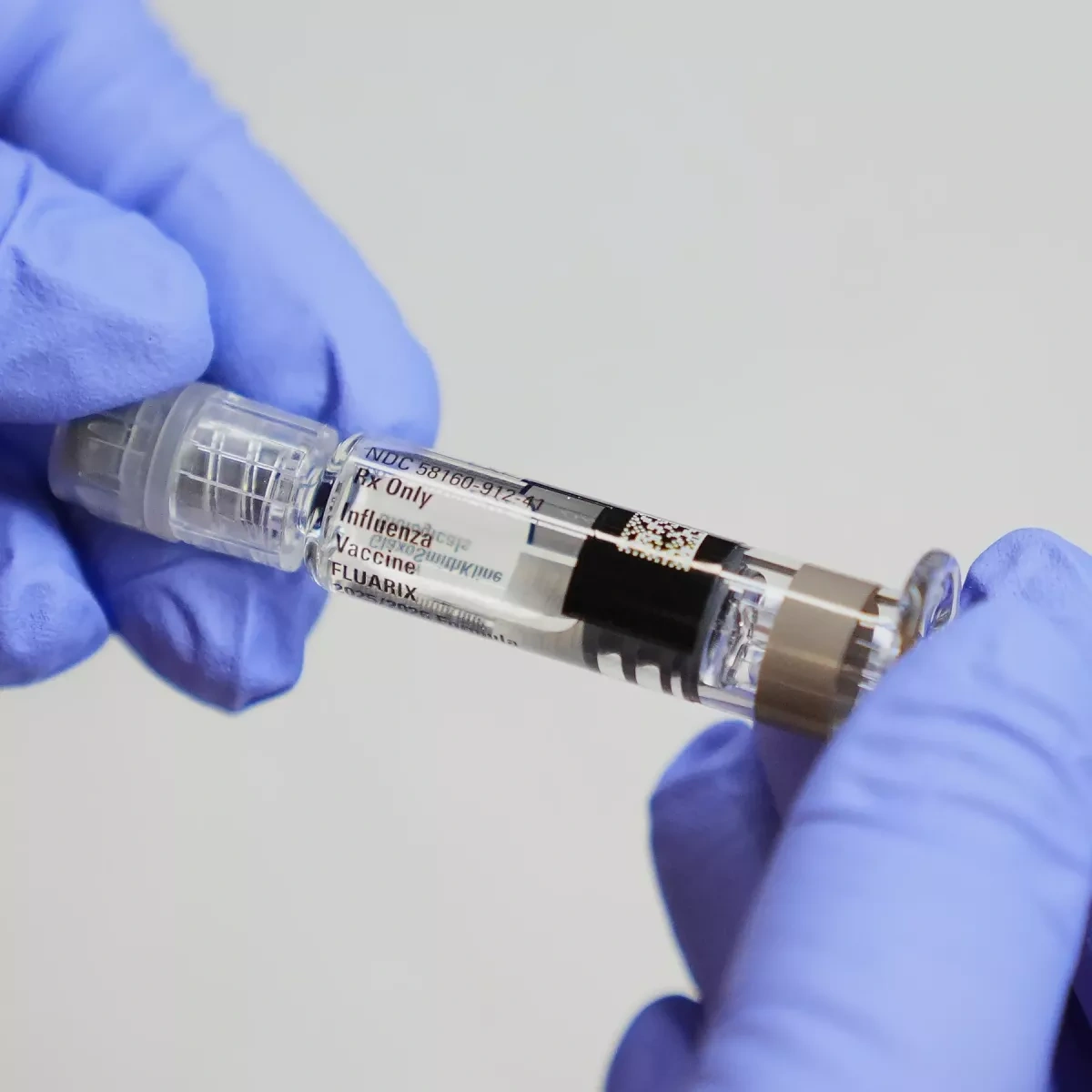 US doctors seek to fill gap amid "confusing" White House vaccine guidance