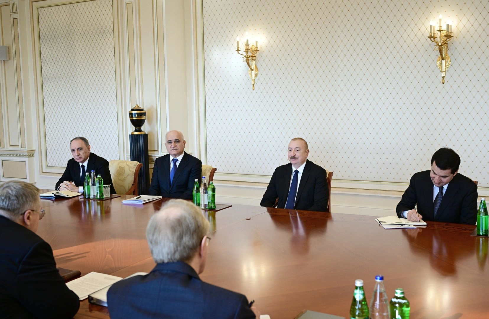 President Ilham Aliyev meets Russian Deputy Prime Minister (PHOTO)