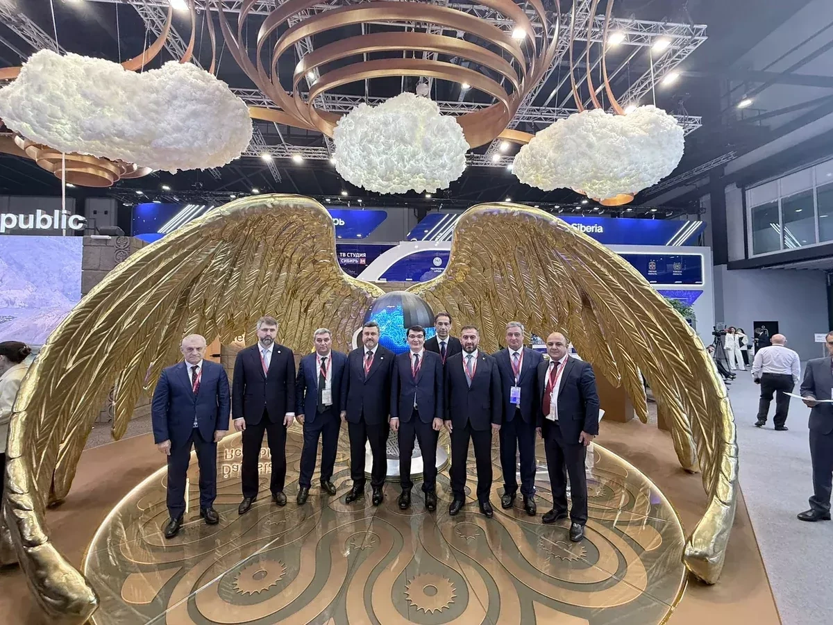 Azerbaijan deepens economic partnerships at St. Petersburg forum PHOTO