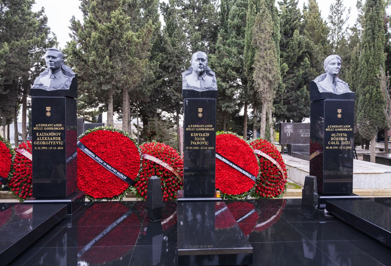 Heydar Aliyev International Airport holds memorial for AZAL plane crash victims (PHOTO)