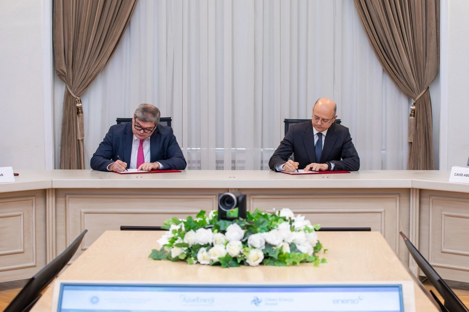 Azerbaijan signs contracts for two new solar power plant projects