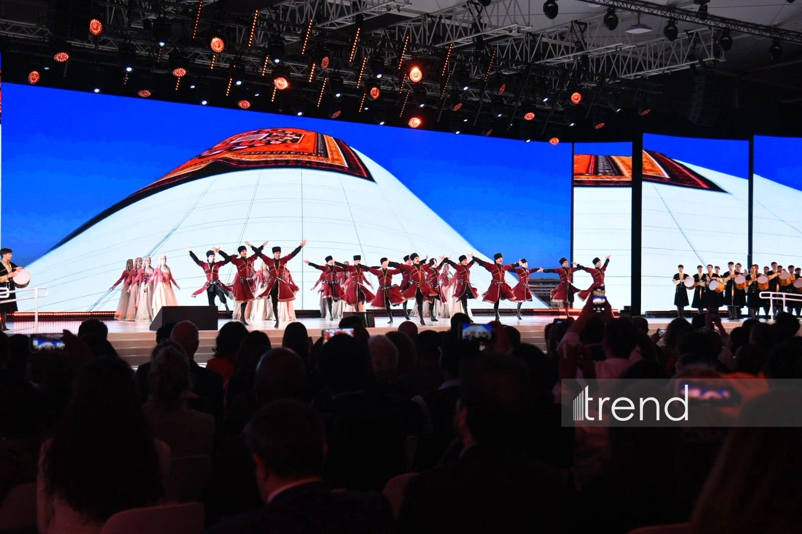 Baku hosts closing ceremony of WUF13 (LIVE/PHOTO)