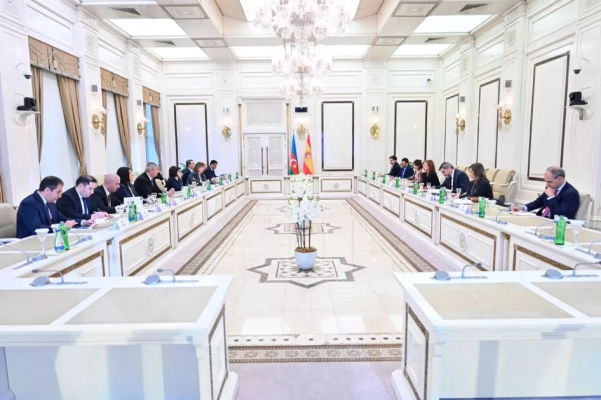 Spanish parliamentary speaker visits Azerbaijan's parliament, eyes energy Photo