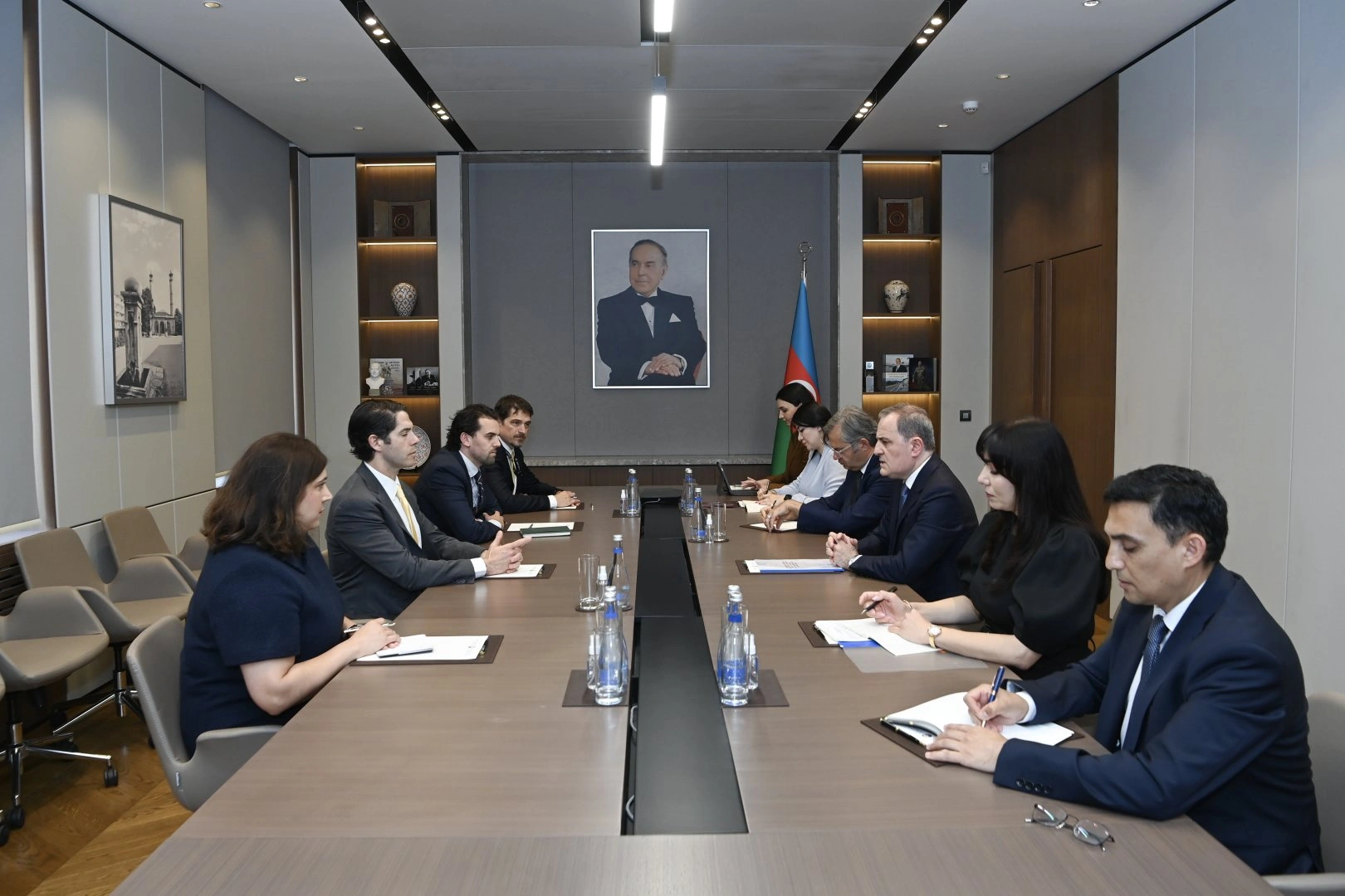 Azerbaijani foreign minister discusses cooperation prospects with head of DFC (PHOTO)