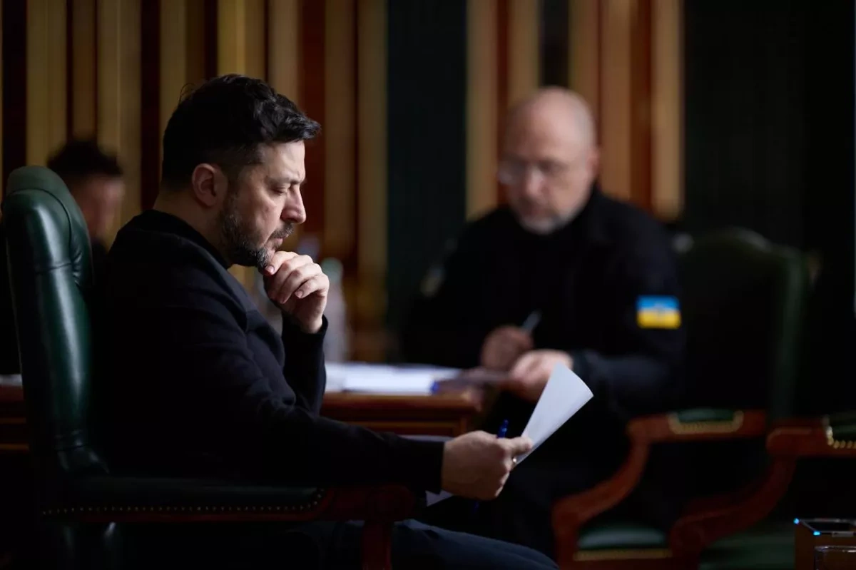 Zelenskyy convenes emergency talks after missile strikes on energy infrastructure PHOTO