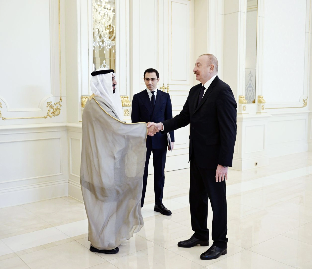 President Ilham Aliyev receives delegation headed by President of Arab Parliament (PHOTO)