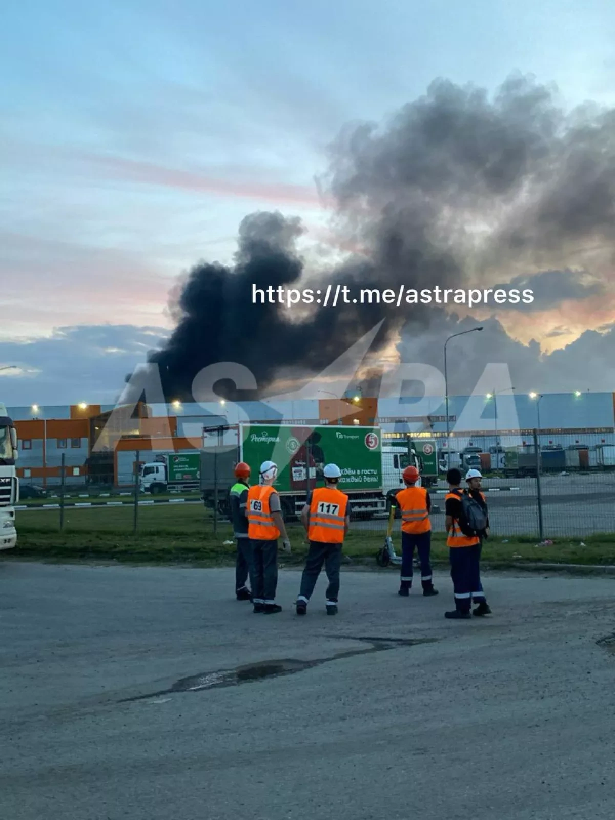 ASTRA: Drone strikes set Wildberries warehouses ablaze near St Petersburg Three injured / PHOTO / VIDEO