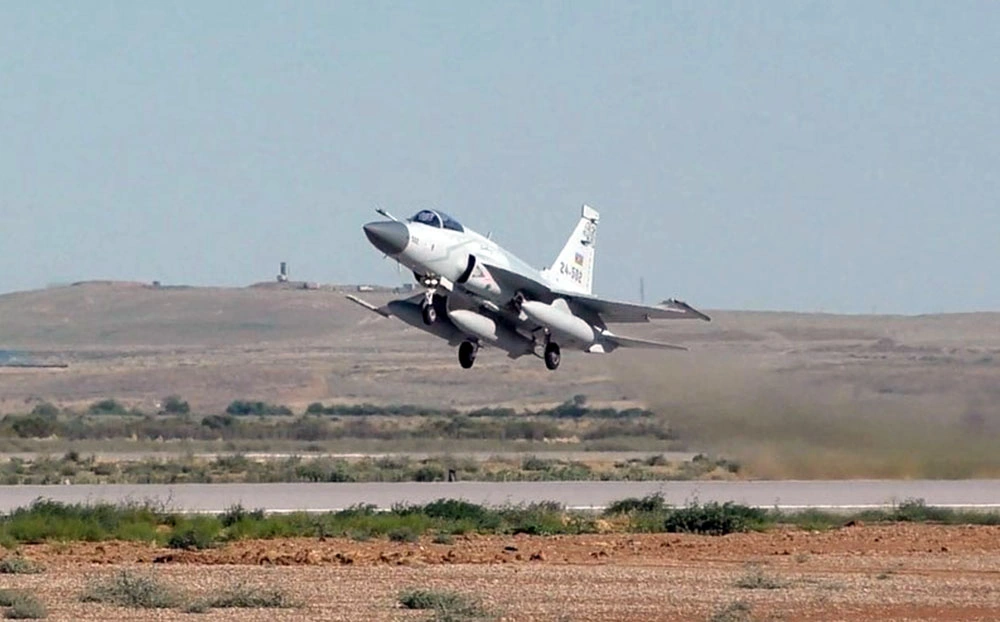 Azerbaijani Air Force Aviation units conduct training flights (VIDEO)