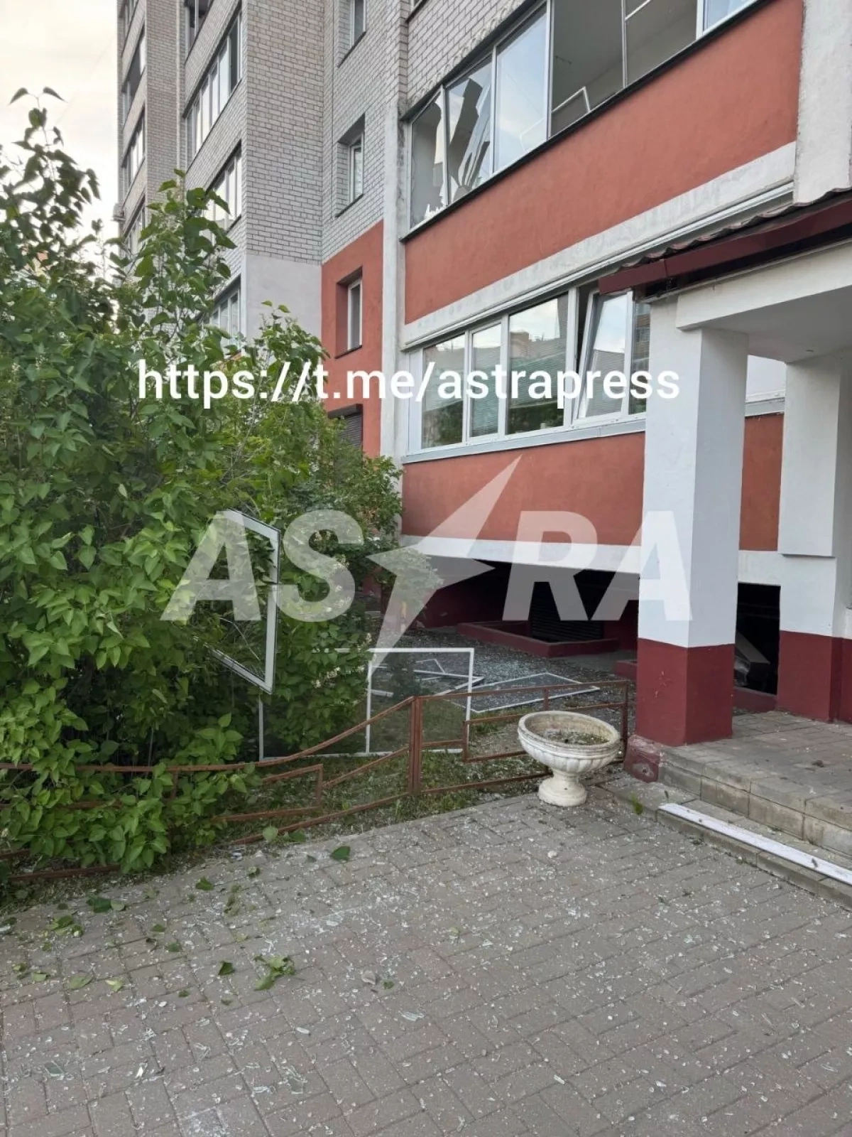 Drone hits crane in Russia's Smolensk courtyard, residents fear collapse PHOTO