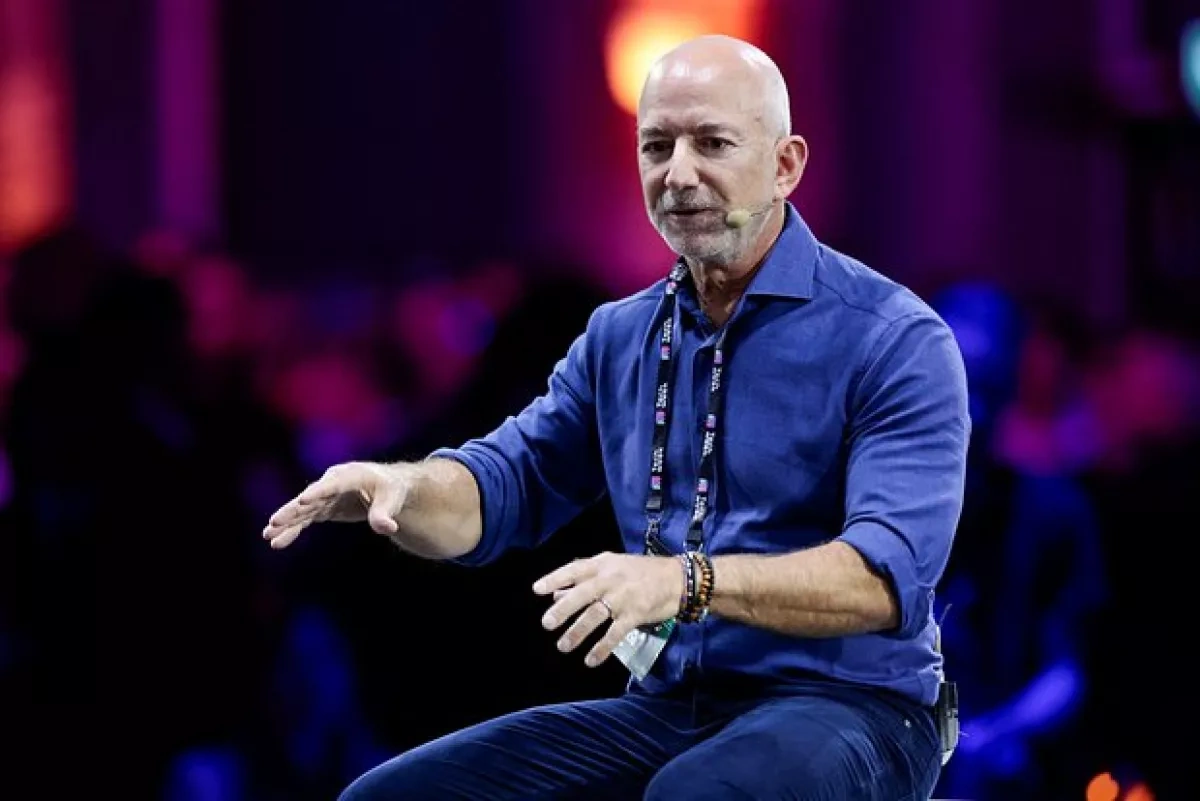 Jeff Bezos calls for zero federal income taxes on bottom half of earners