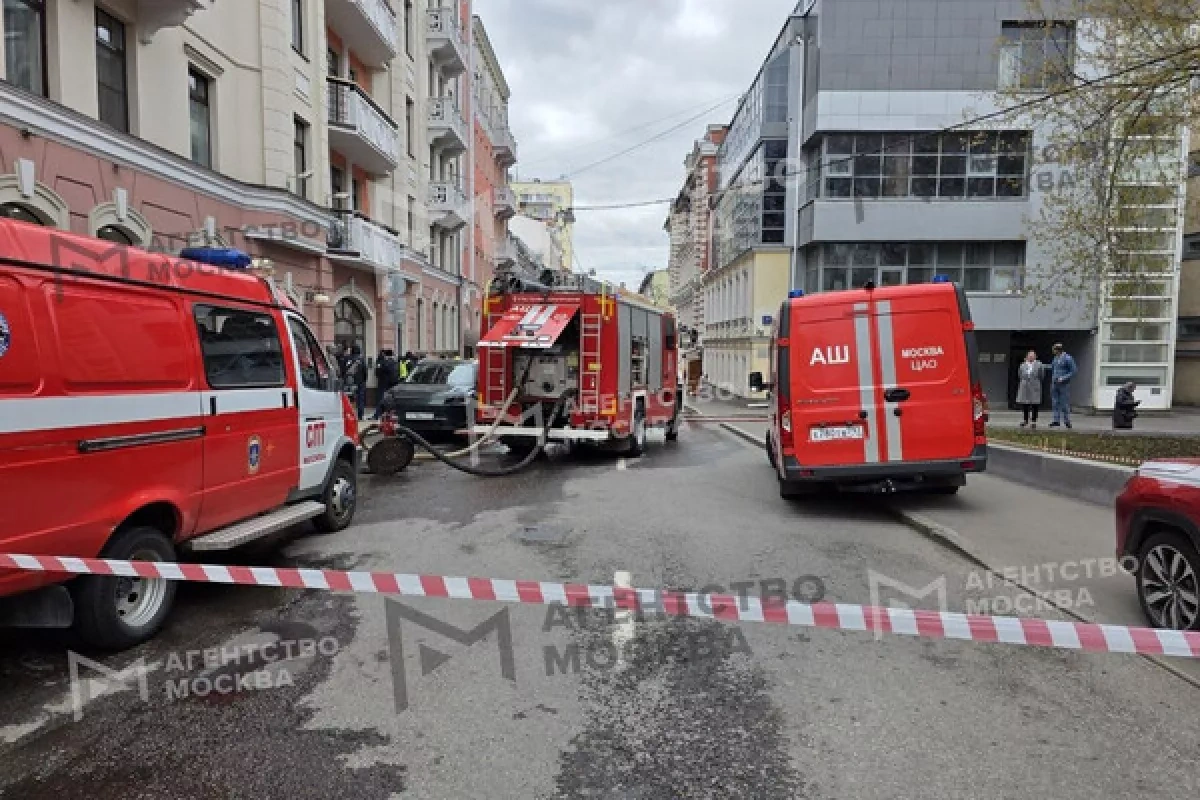 Dozens evacuated as blaze hits historic Moscow office building