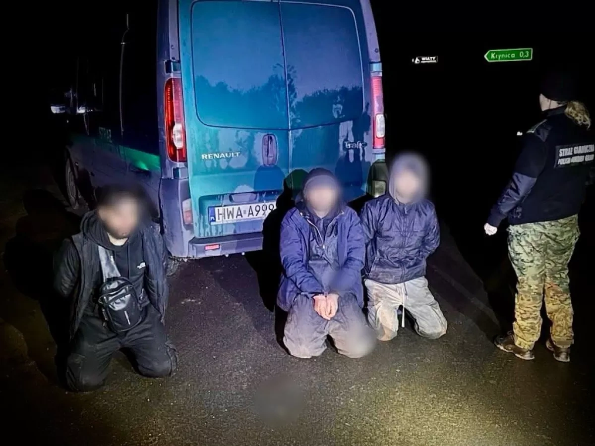 Poland discovers fourth tunnel on Belarus border, 180 migrants detained PHOTO