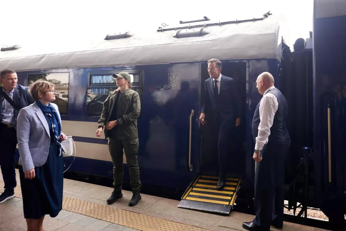 NATO chief lands in Kyiv, in show of alliance support PHOTO