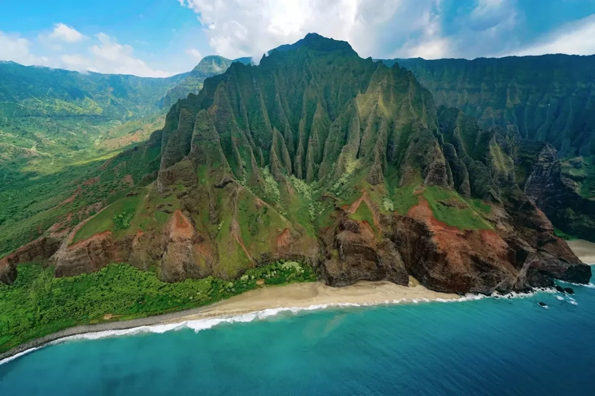 Three dead, two injured in helicopter crash off Hawaii’s Kauai