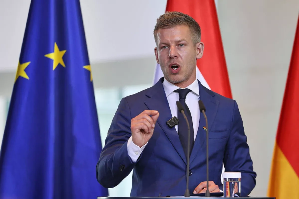 Hungarian parliament strips PM of immunity over phone case