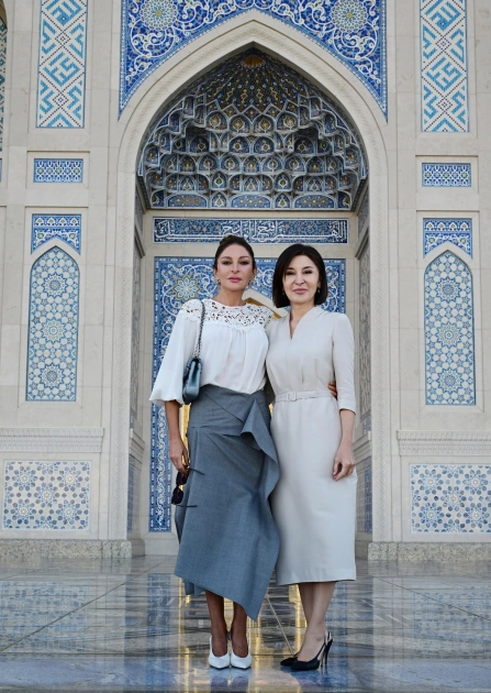 First Lady Mehriban Aliyeva and Leyla Aliyeva visit Center of Islamic Civilization in Tashkent (PHOTO)