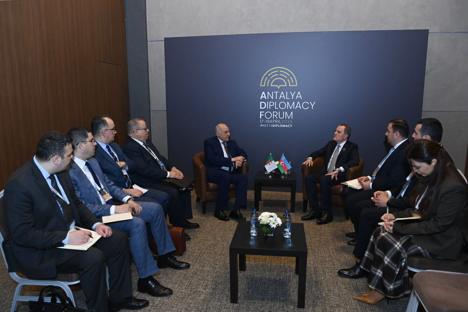 Azerbaijan and Algeria discuss mutual support issues within int'l organizations (PHOTO)
