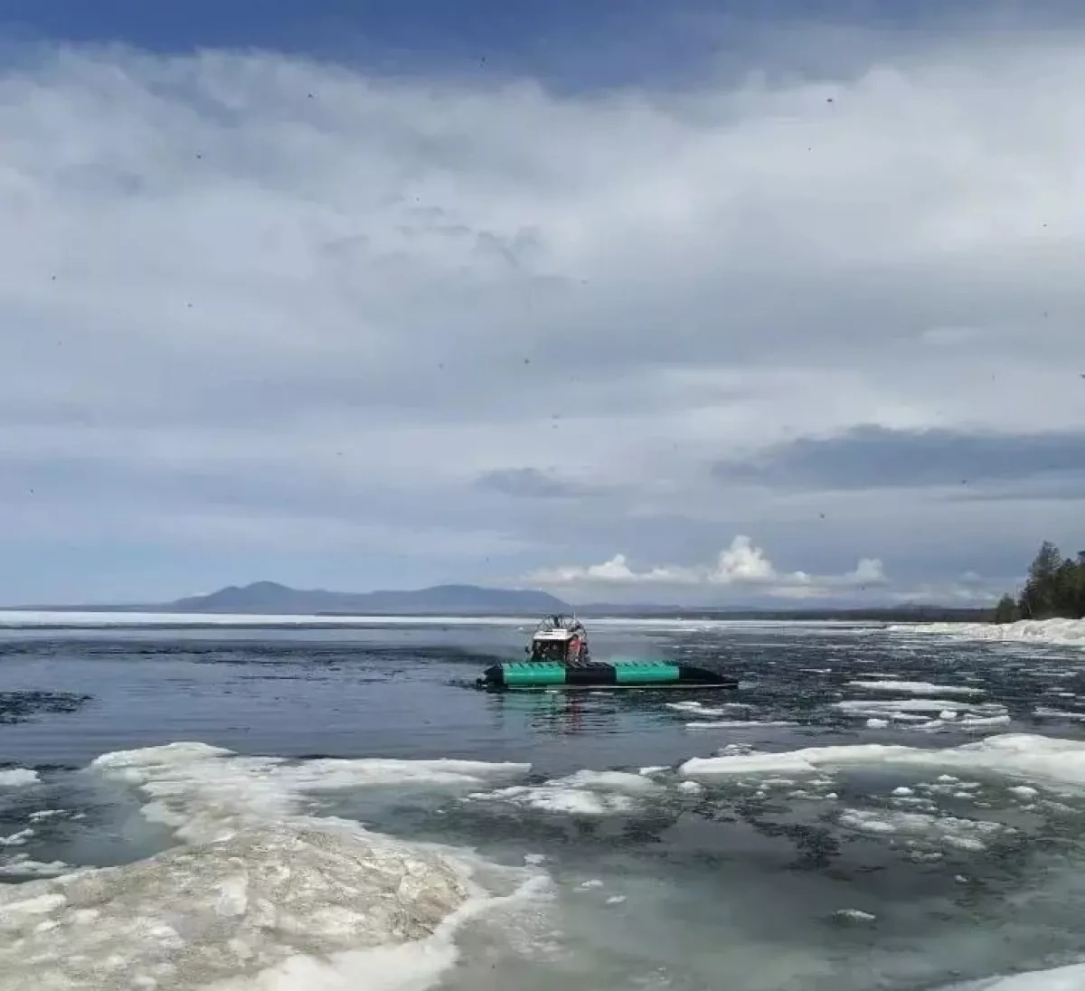 Four missing after aeroboat overturns on Lake Baikal