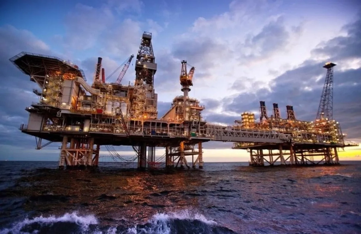 Azerbaijan's oil production slips below April levels, IEA reports