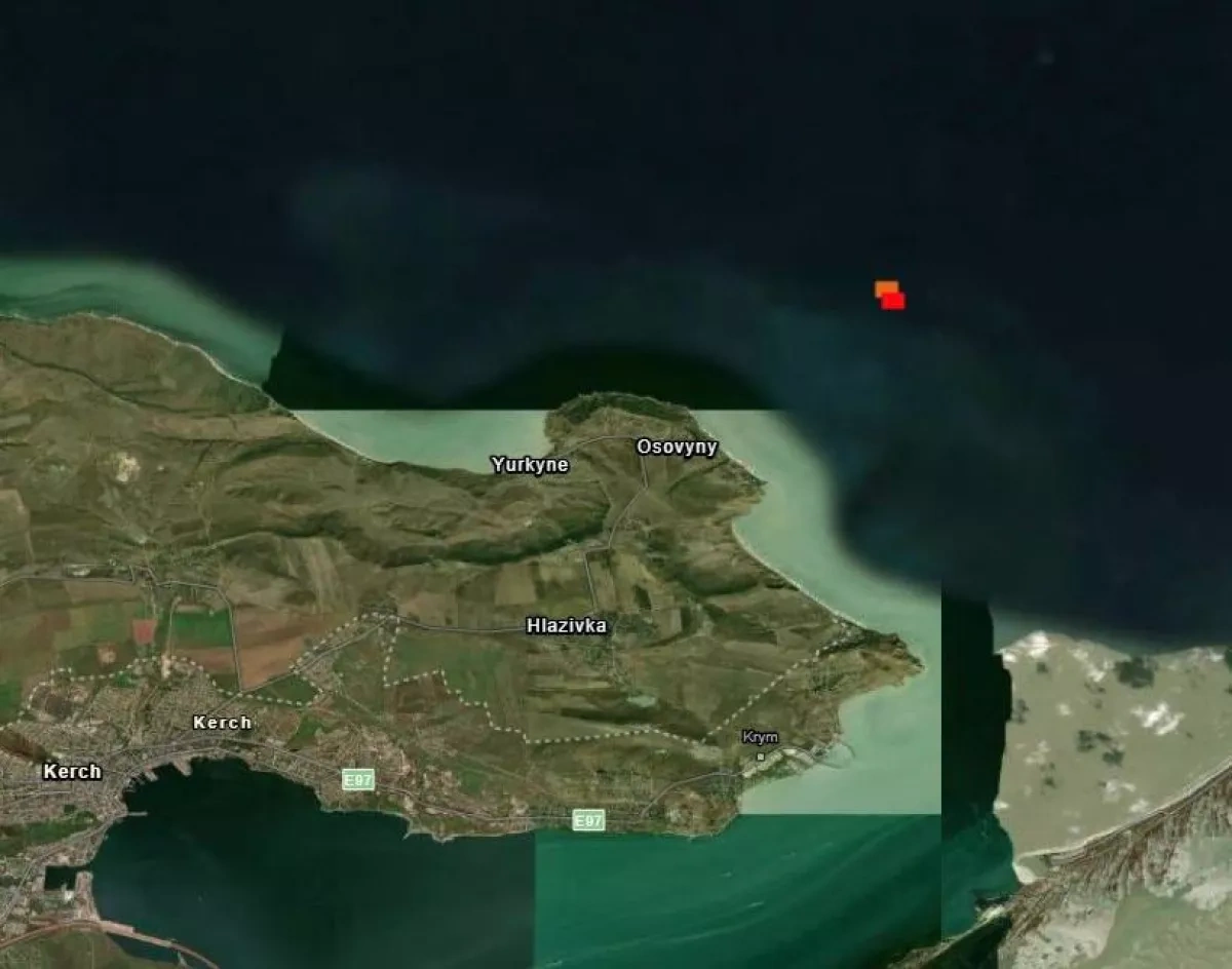 Media: Vessel linked to Russia’s “shadow fleet” catches fire in Sea of Azov