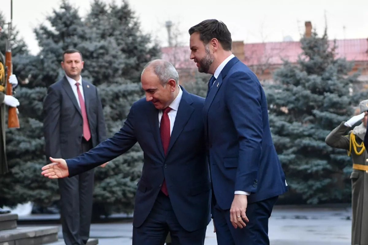 US VP holds private talks with Armenian PM in Yerevan PHOTO
