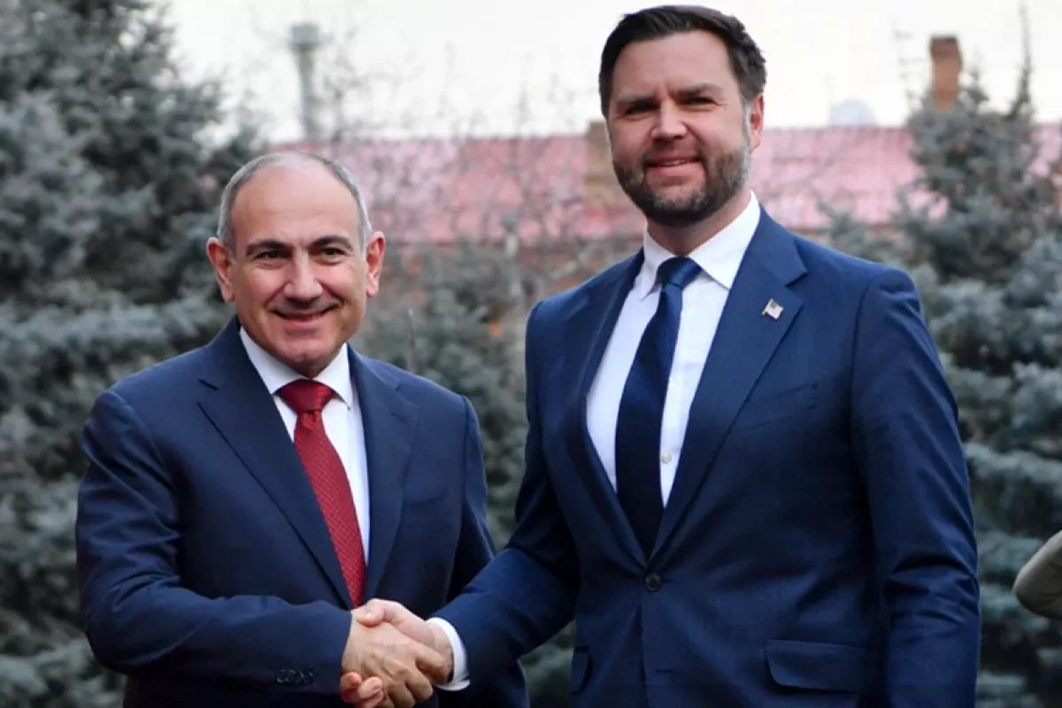US VP holds private talks with Armenian PM in Yerevan PHOTO