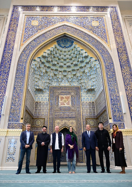 Heydar Aliyev Foundation VP Leyla Aliyeva visits “The World Through a Child’s Eyes” exhibition and Imam al-Bukhari Memorial Complex in Samarkand (PHOTO)