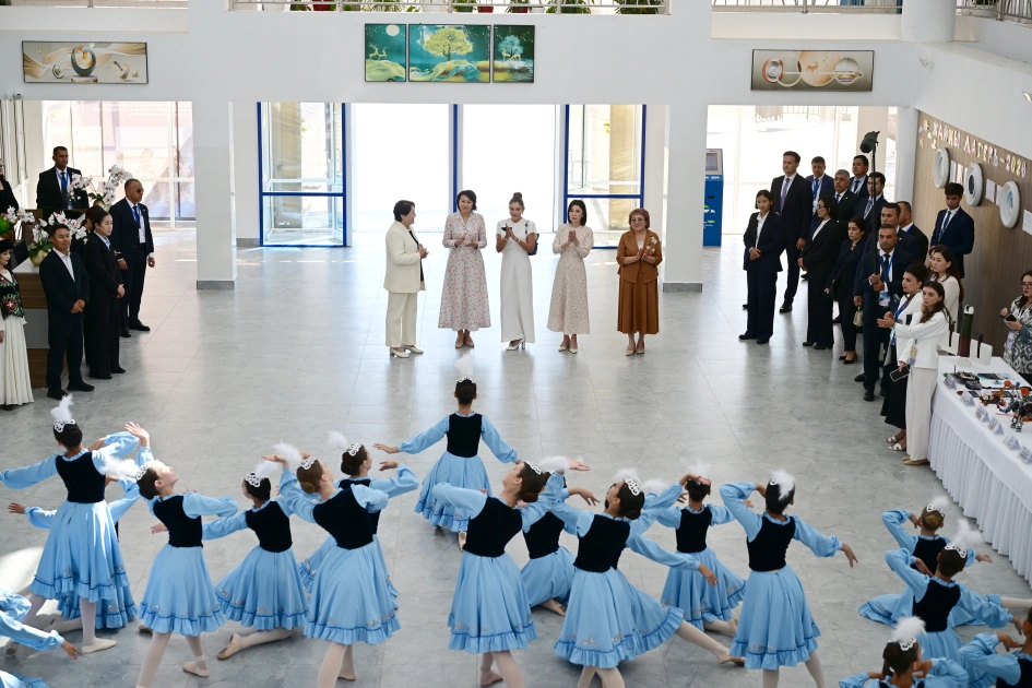 First Lady Mehriban Aliyeva visits “Altyn Balalyk” Health and Rehabilitation Center in Cholpon-Ata (PHOTO/VIDEO)