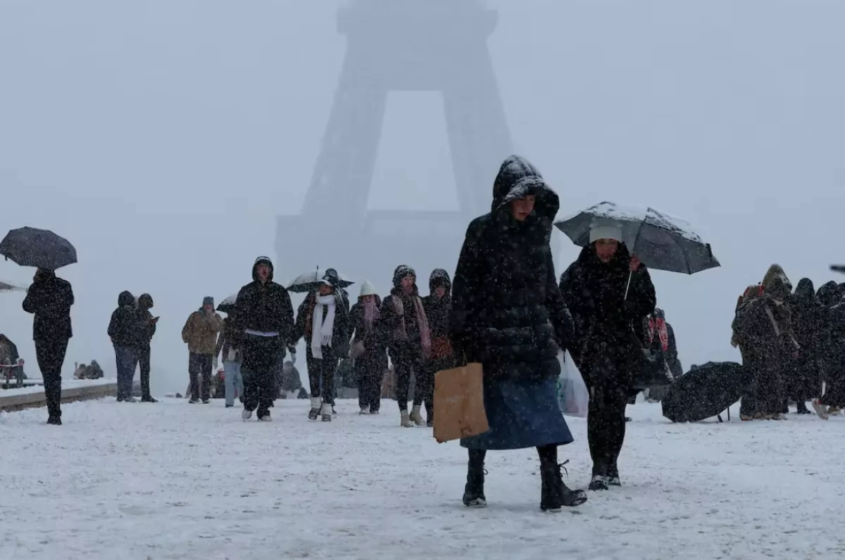 Flights cancelled, roads iced and power outages as Storm Goretti pounds Europe
