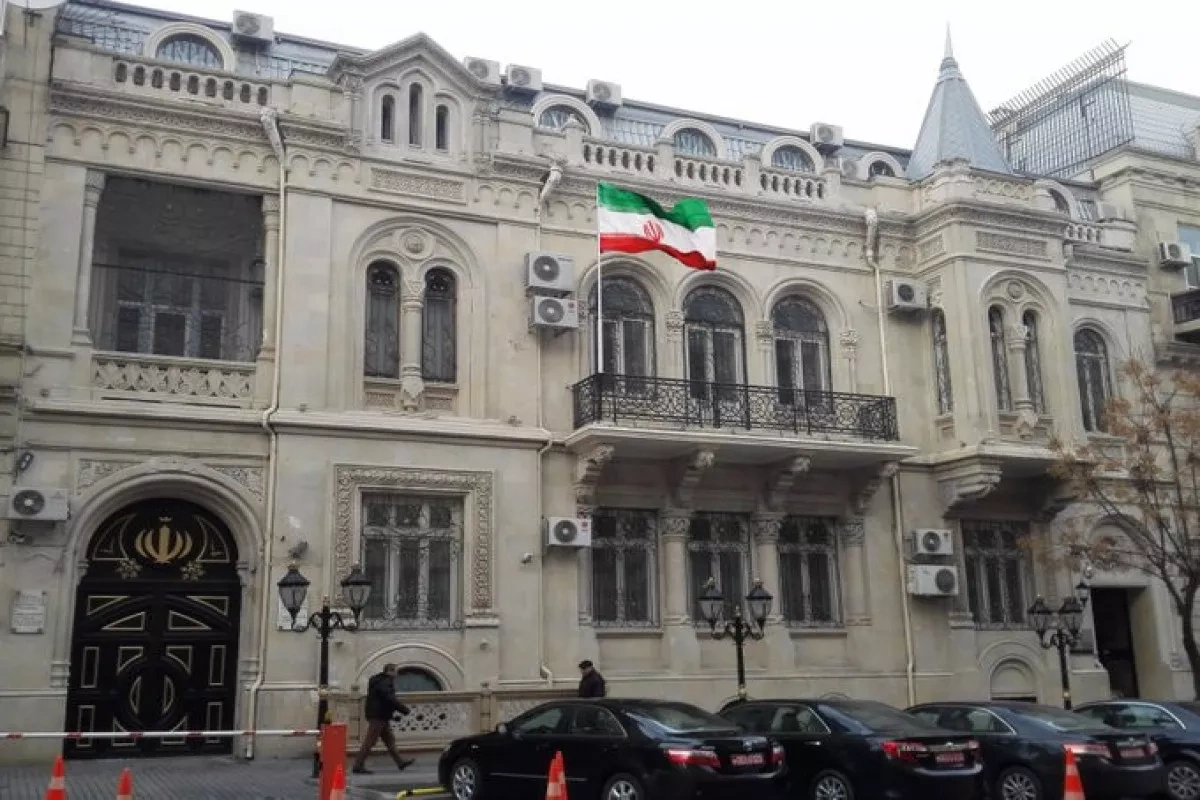 Azerbaijan, Iran discuss bilateral ties at high-level meeting