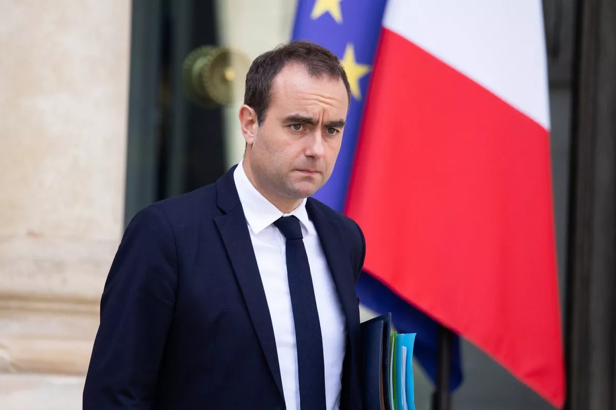 BFM: French ministers, officials could face pay cuts