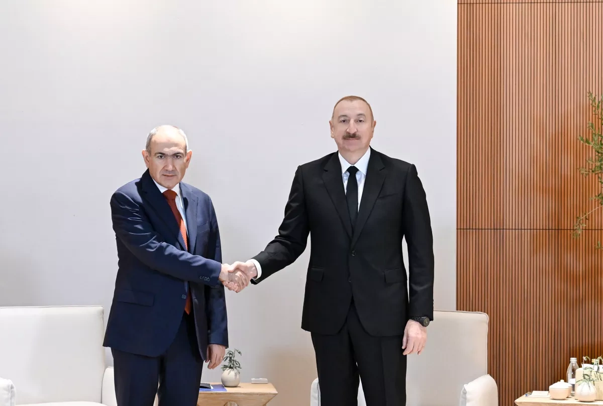 Azerbaijani, Armenian leaders hold expanded talks in Abu Dhabi VIDEO