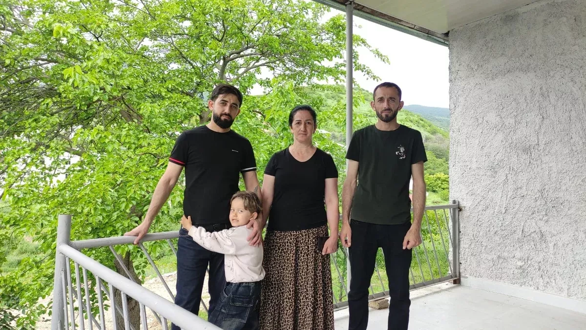 Azerbaijani officials hand over apartment keys to nine families in Khojaly region