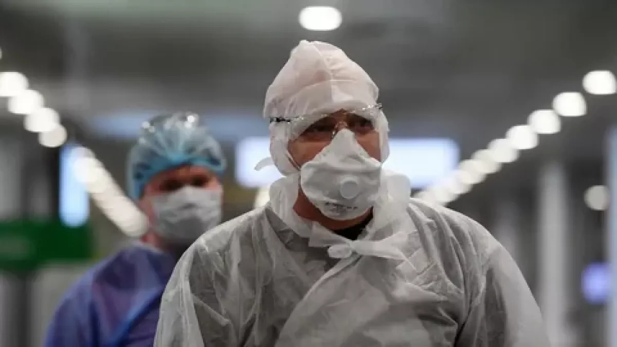 Russia boosts border health checks over Ebola risk