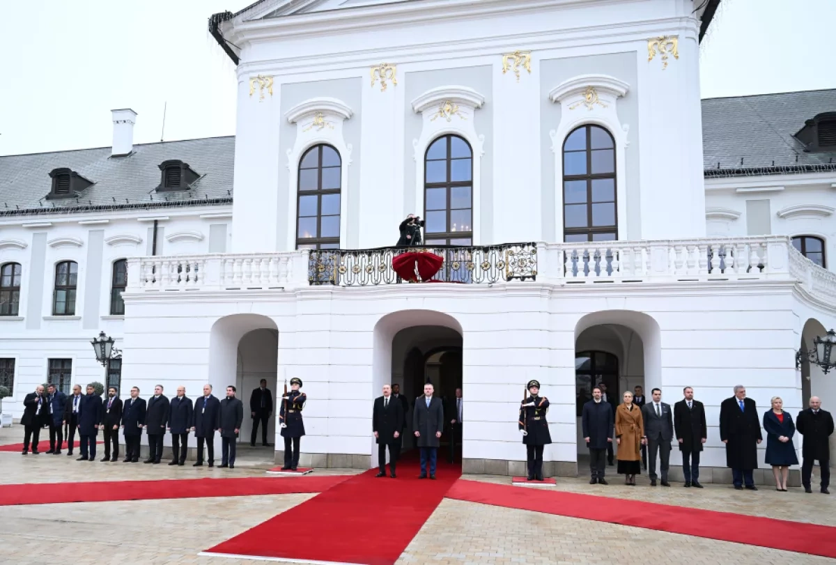 Bratislava rolls out red carpet for Azerbaijani president Grand welcome in Slovakia / PHOTO