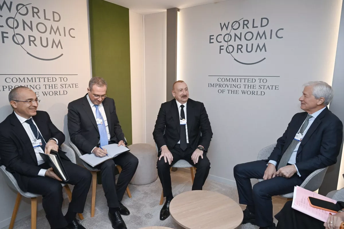 President Aliyev, J.P.Morgan CEO discuss long-term cooperation in Davos PHOTO