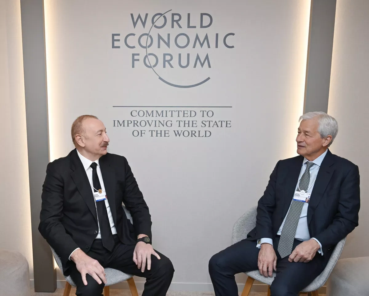 President Aliyev, J.P.Morgan CEO discuss long-term cooperation in Davos PHOTO