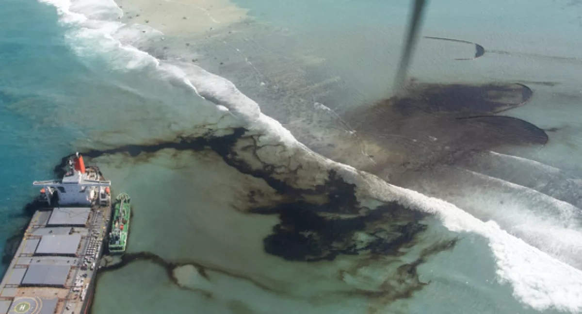 Blast hits tanker in Persian Gulf, causing oil spill off Kuwait