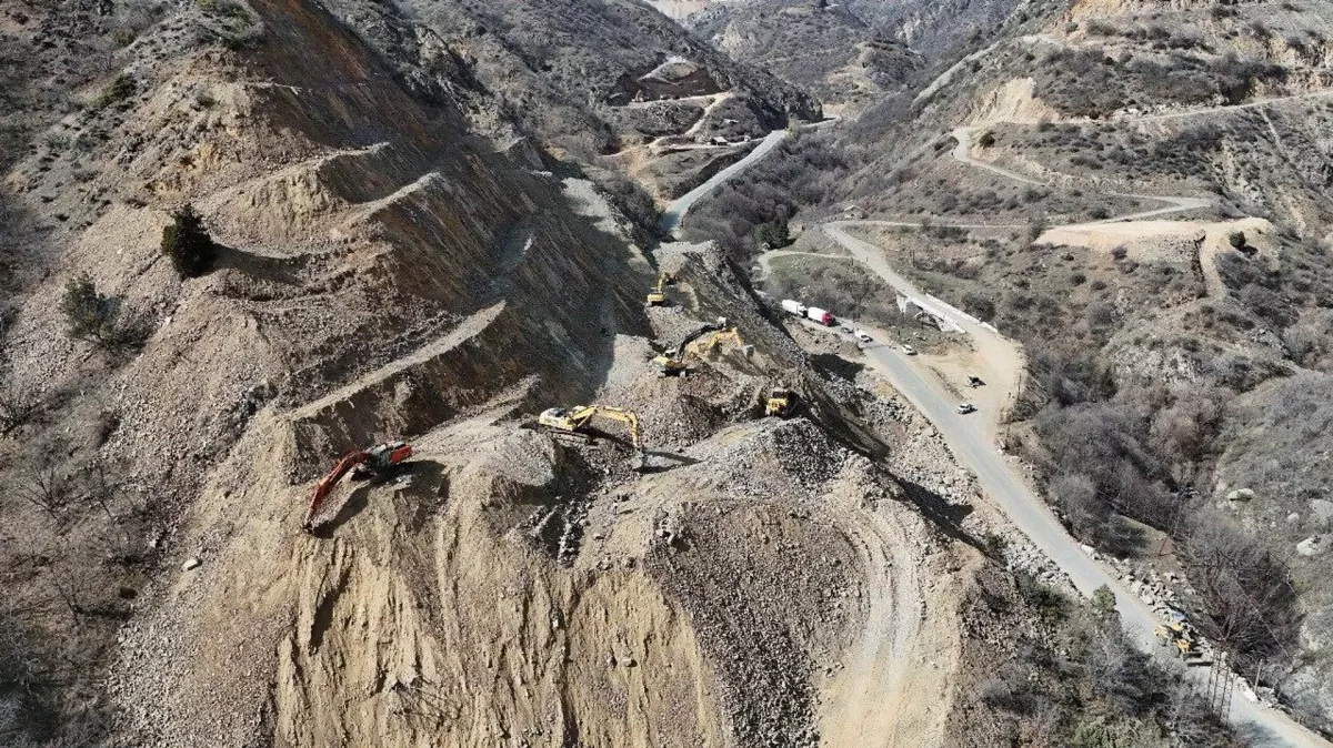 Armenia sets 2027 completion date for Syunik road link to Iran