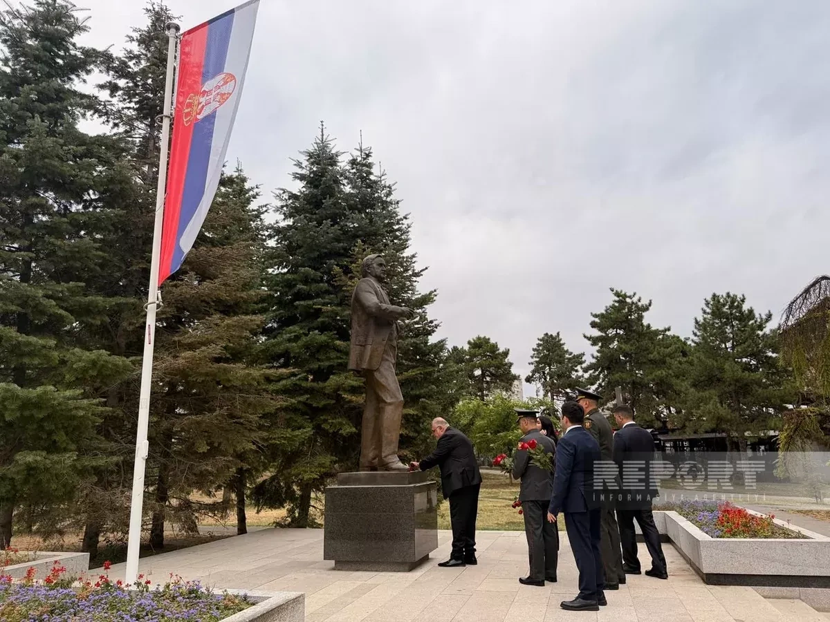 Azerbaijan’s new ambassador to Serbia visits memorials in Belgrade PHOTO