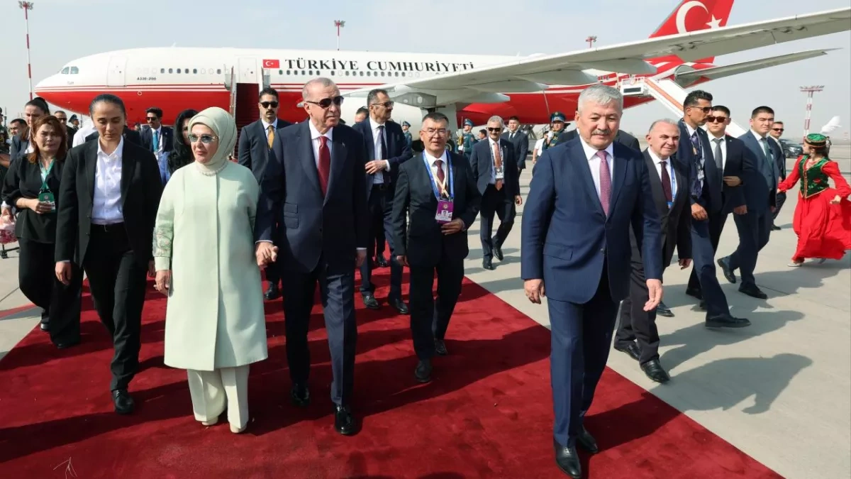 Türkiye’s Erdoğan lands in Bishkek for key SCO summit