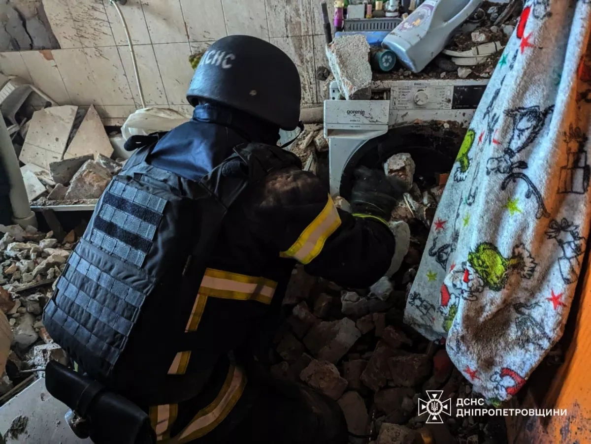 Russian strike hits Ukraine's Kryvyi Rih, injuring four PHOTO
