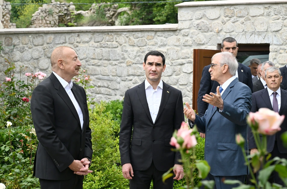 President Ilham Aliyev and President Serdar Berdimuhamedov visit Bulbul's house-museum in Shusha (PHOTO)