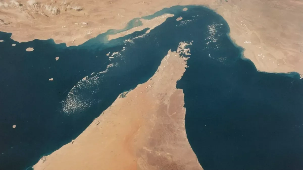 Media: Iran, Oman to charge ships passing through Strait of Hormuz amid truce