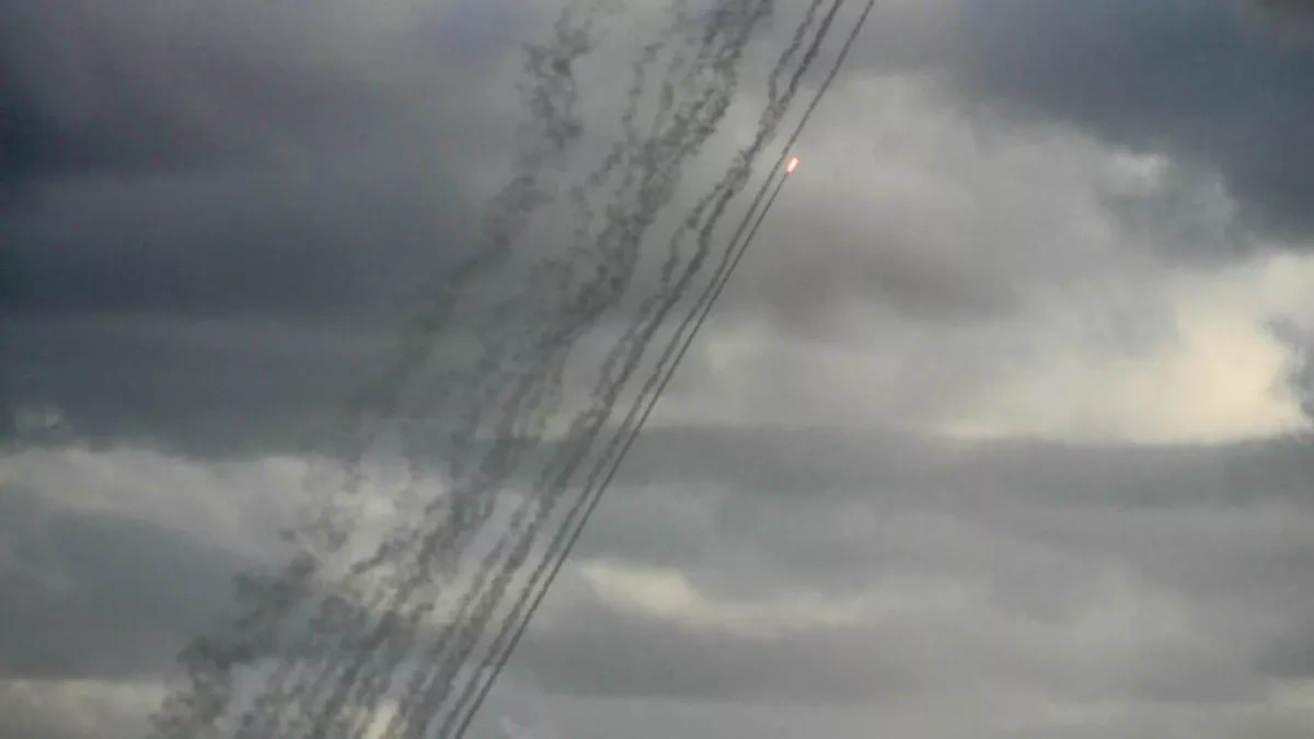 Hezbollah fires 30 rockets into northern Israel as border tensions flare
