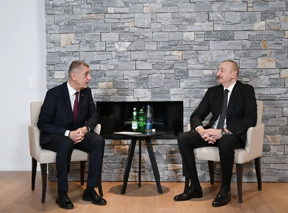 President Aliyev invites Czech PM to visit Azerbaijan PHOTO