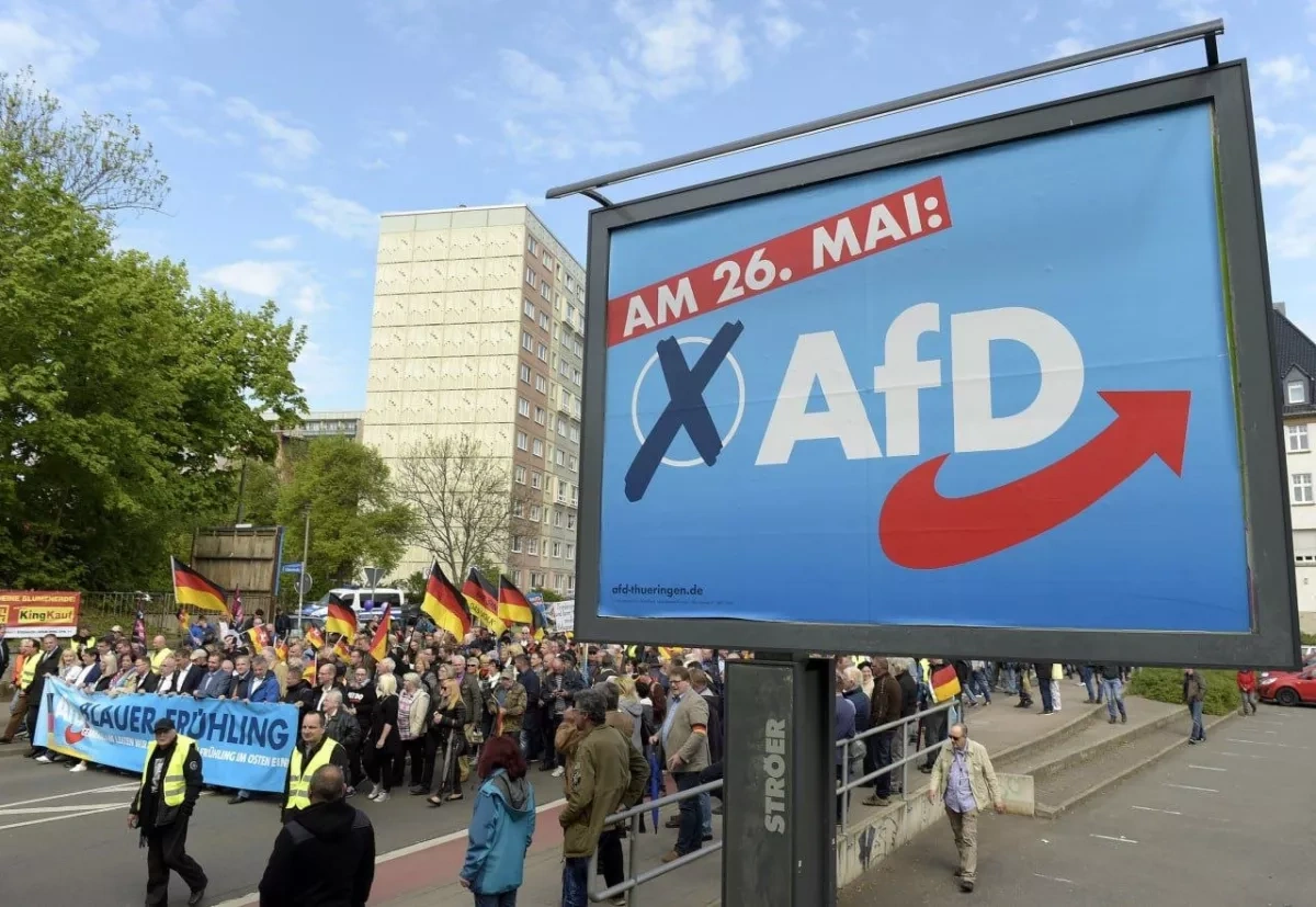 German defence chief calls for proceedings to ban AfD