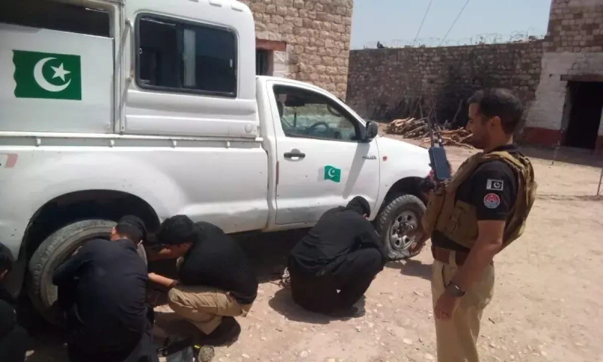 Three traffic policemen martyred in attack in Pakistan