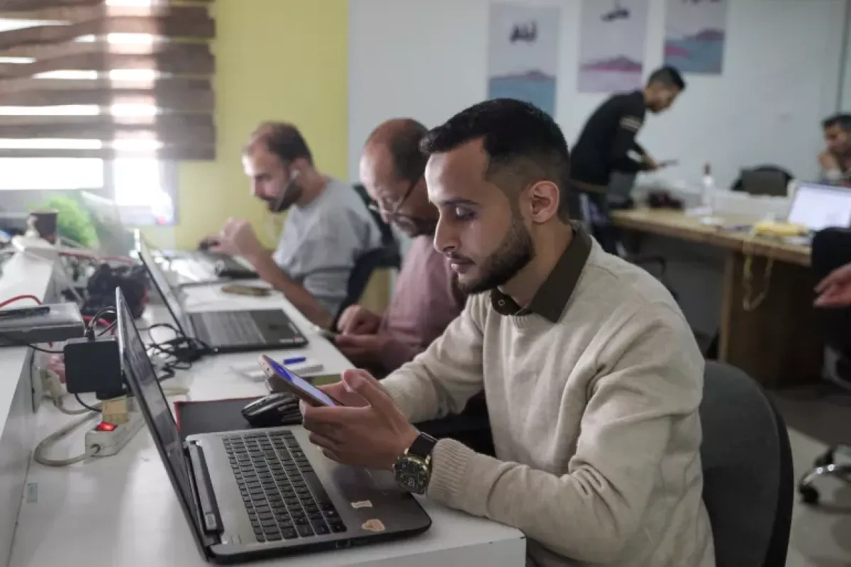 Palestinian programmers build apps to tackle daily challenges in Gaza