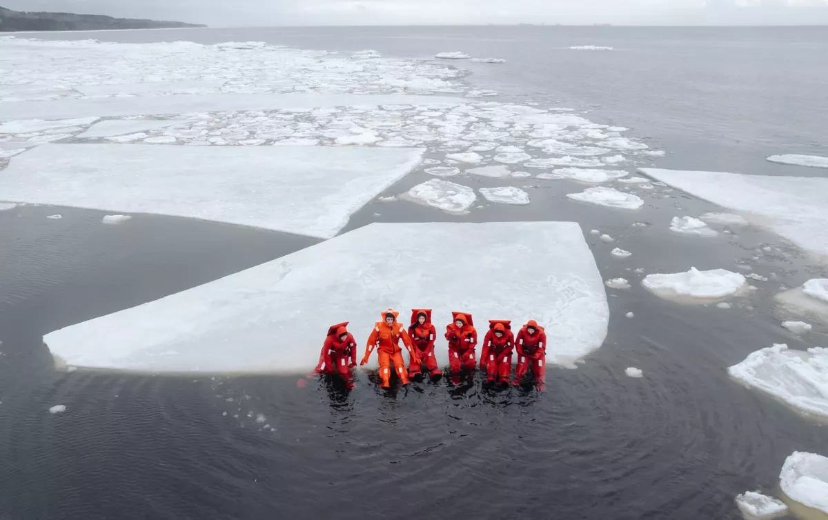 Woman goes missing during ice-floating in Russia’s Murmansk region